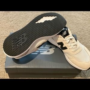 New Balance US size 7 sneakers